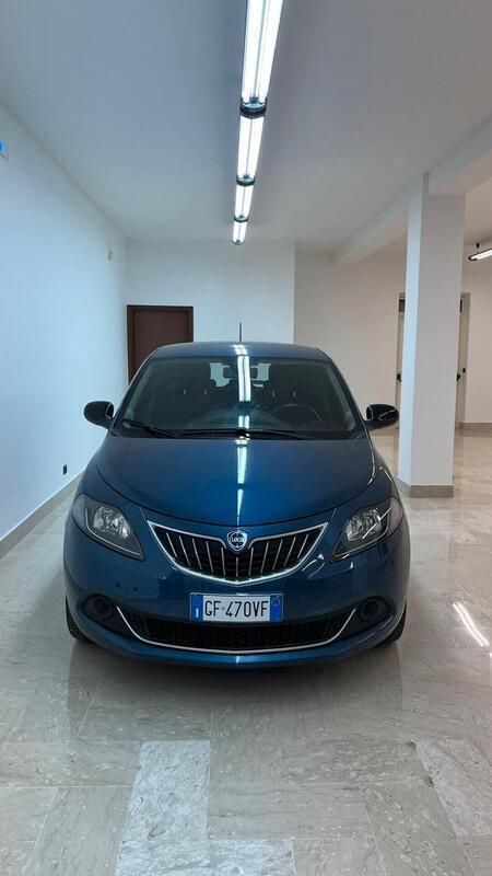 Usata Lancia Ypsilon Silver 69 CV (50 kW) 2021 Blu Utilitaria