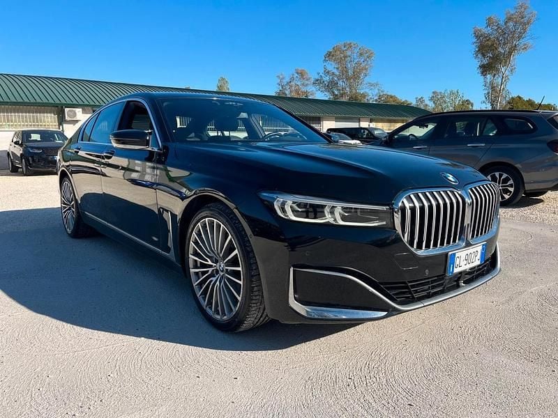 Usata BMW 730 Efficient Dynamics 286 CV (210 kW) 2022 Nero Berlina