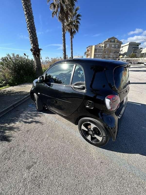 Usata Smart ForTwo Coupé Pure 41 kW (56 CV) 2023 Utilitaria