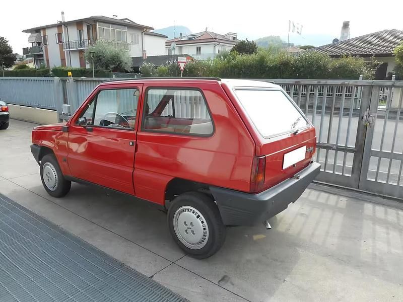 Usata Fiat Panda 30 CV (22 kW) 1982 Rosso Utilitaria
