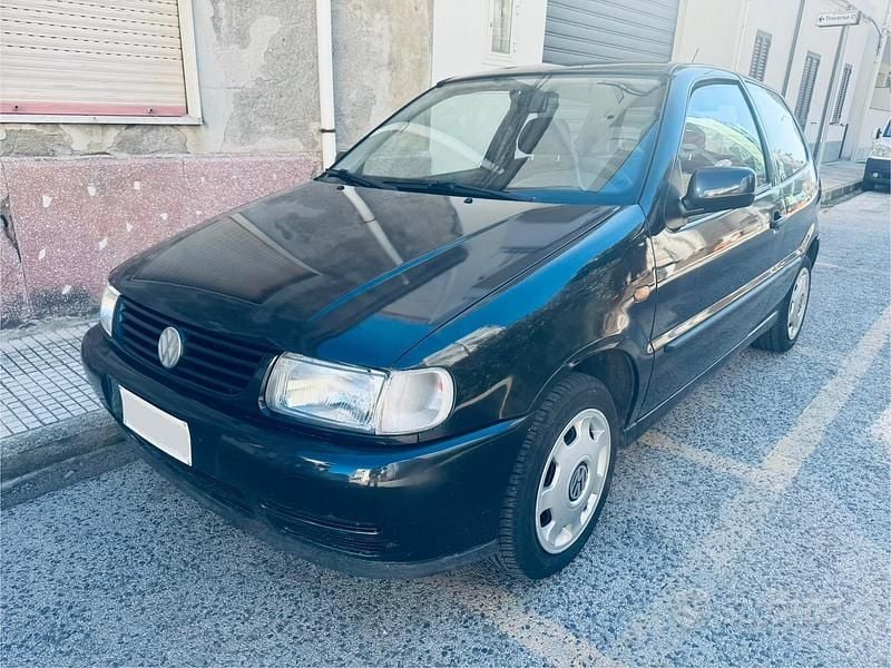 Usata VW Polo 50 CV (36 kW) 1998 Nero Berlina