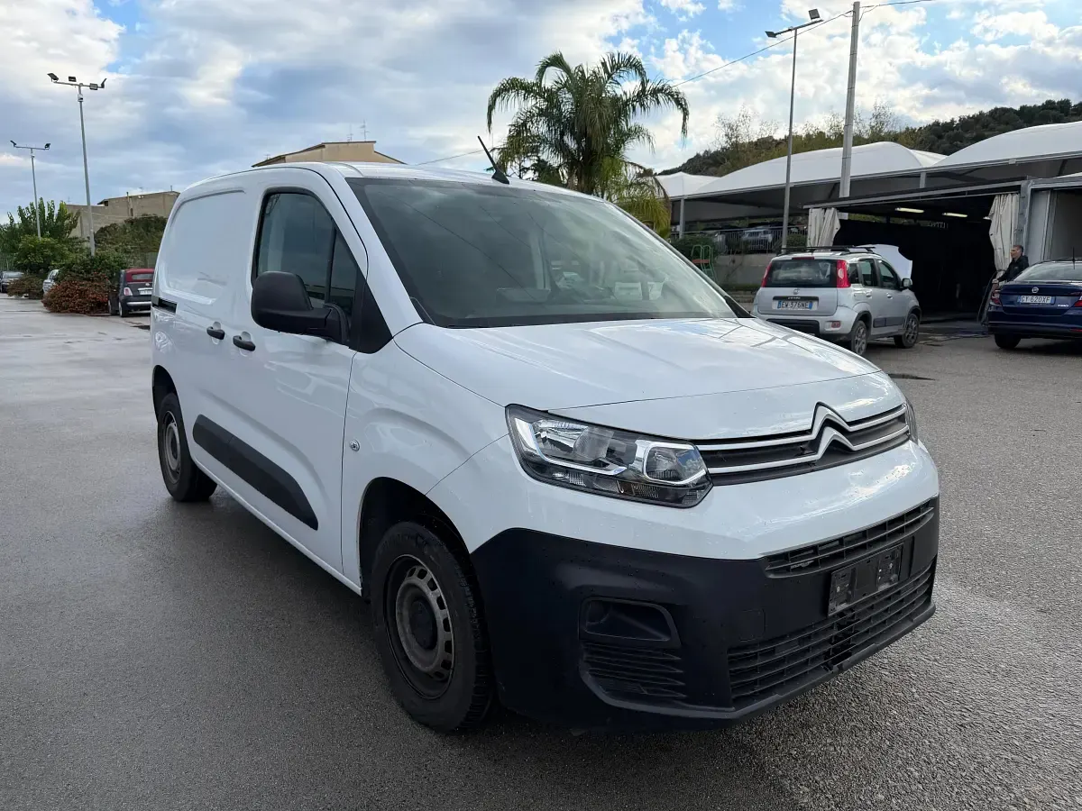 Usata Citroën e-Berlingo 102 CV (75 kW) 2024 Bianco icy past. Furgone