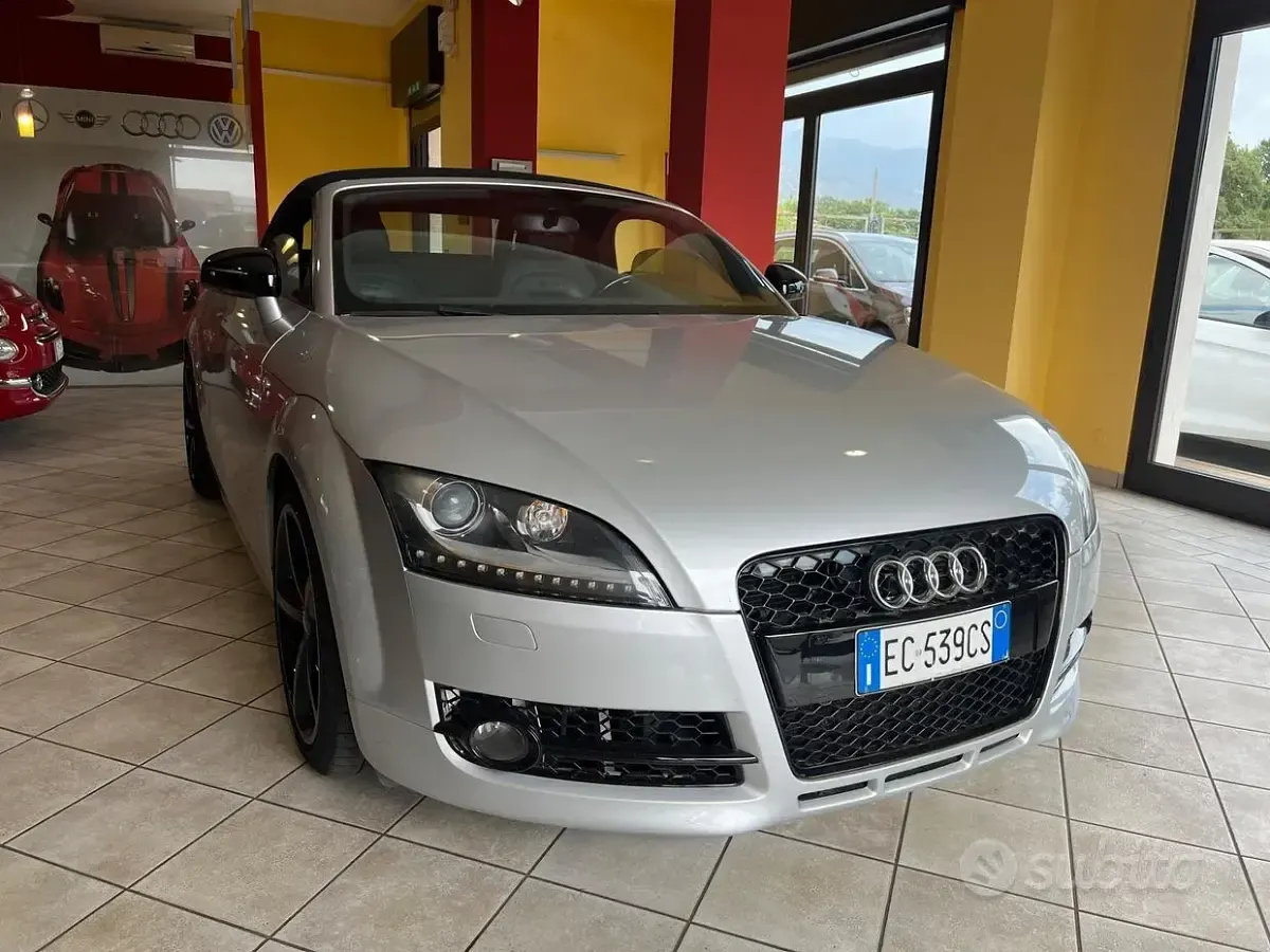 Usata Audi TT Roadster Advanced Plus 160 CV (117 kW) 2010 Grigio Cabrio