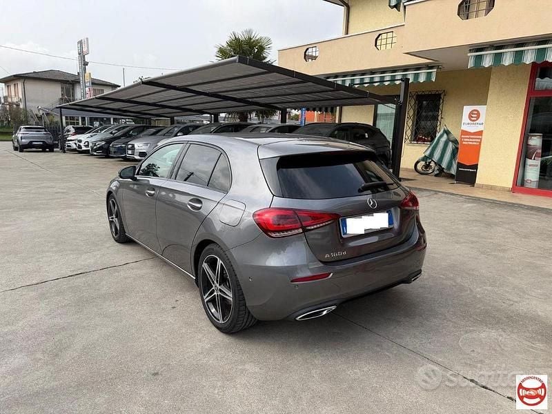 Usata Mercedes A180 116 CV (85 kW) 2020 Grigio Berlina