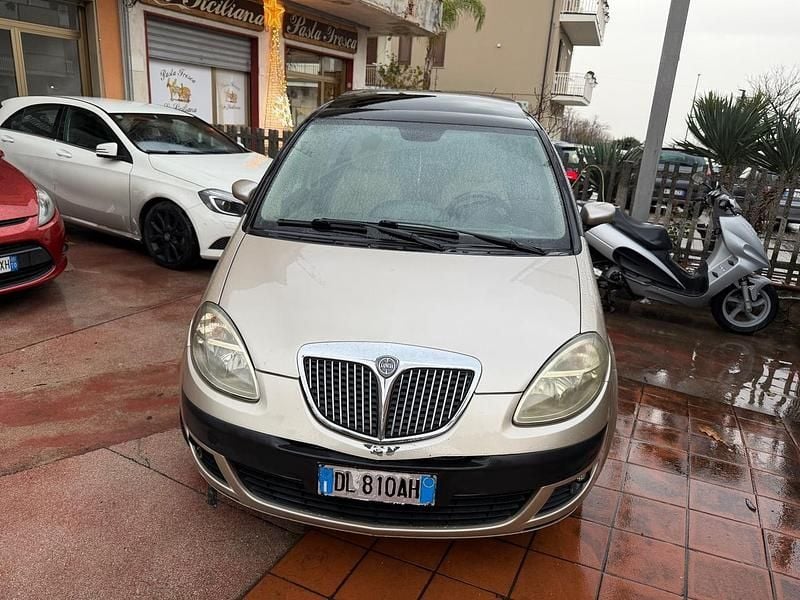 Marrone Usata 2007 Lancia Musa Monovolume | 2200 € (Ottimo prezzo) - Immagine 1/4
