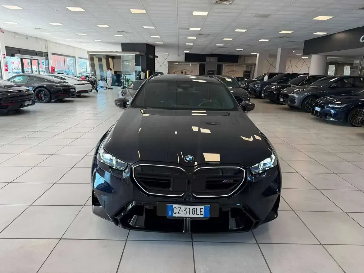 Usata BMW M5 585 CV (430 kW) 2025 Carbon schwarz Station wagon