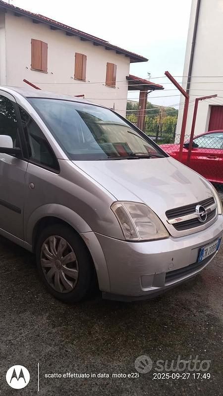 Usata Opel Meriva 101 CV (74 kW) 2004 Grigio Monovolume