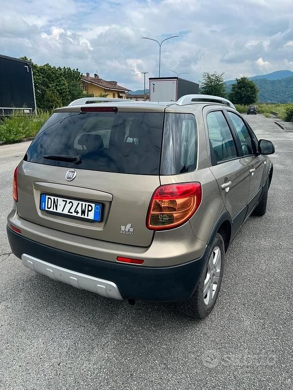Usata 2007 Fiat Sedici SUV | 1700 € (Cara) - Immagine 1/4