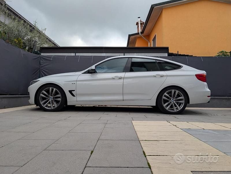 Bianco Usata 2013 BMW 320 Gran Turismo Sport Line Tre volumi | 11.000 € - Immagine 1/4