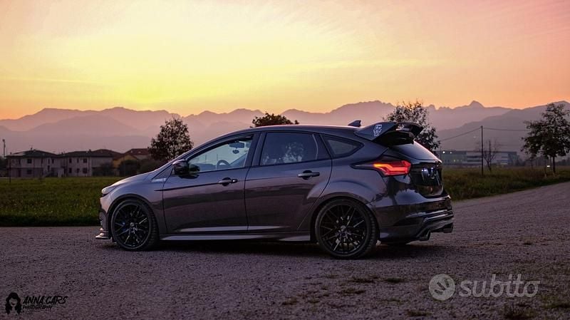 Usata Ford Focus ST-Line 120 CV (88 kW) 2018 Grigio Berlina