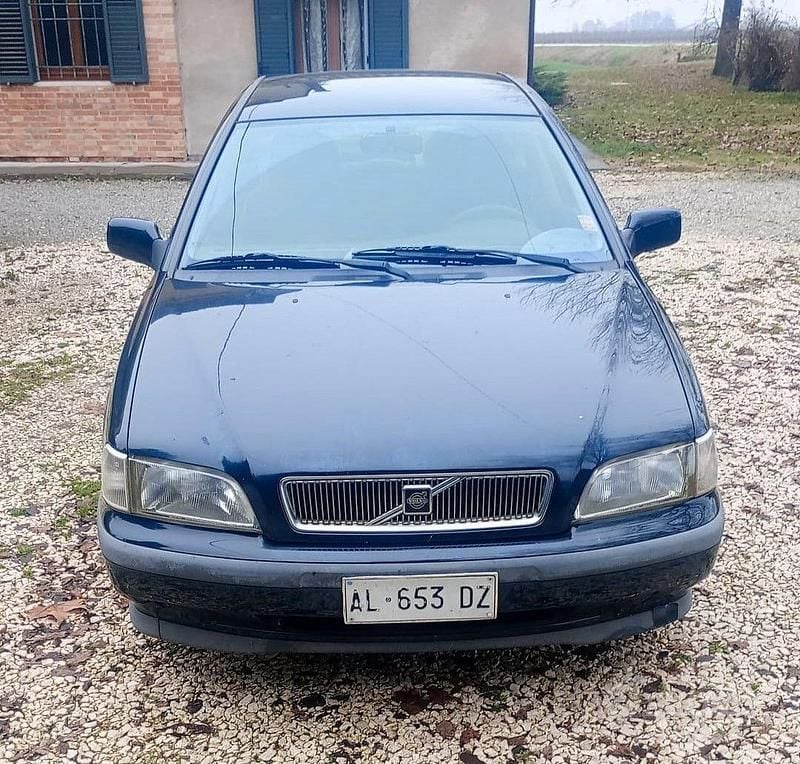 Usata Volvo S40 116 CV (85 kW) 1996 Nero Berlina