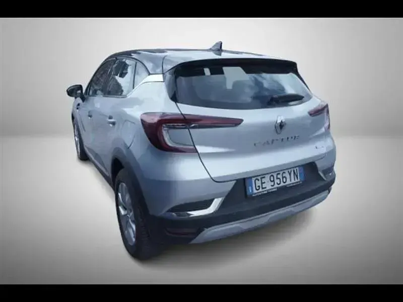Usata Renault Captur Intens 160 CV (117 kW) 2021 Grigio chiaro SUV