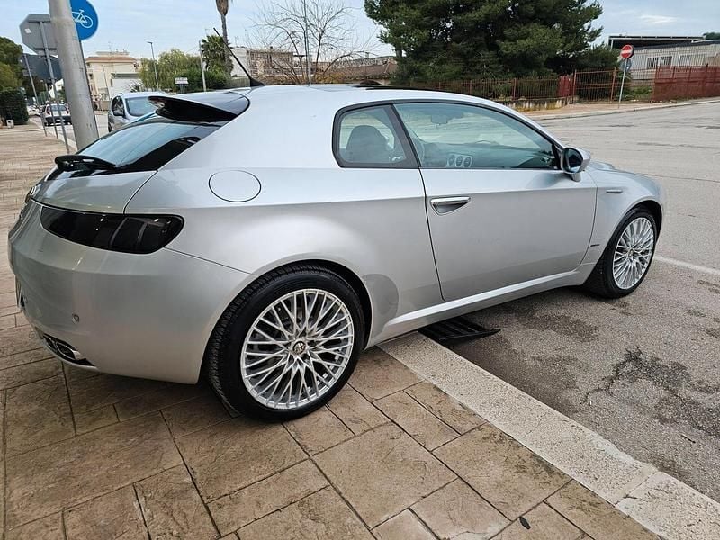Usata Alfa Romeo Brera 185 CV (136 kW) 2006 Argento Coupé