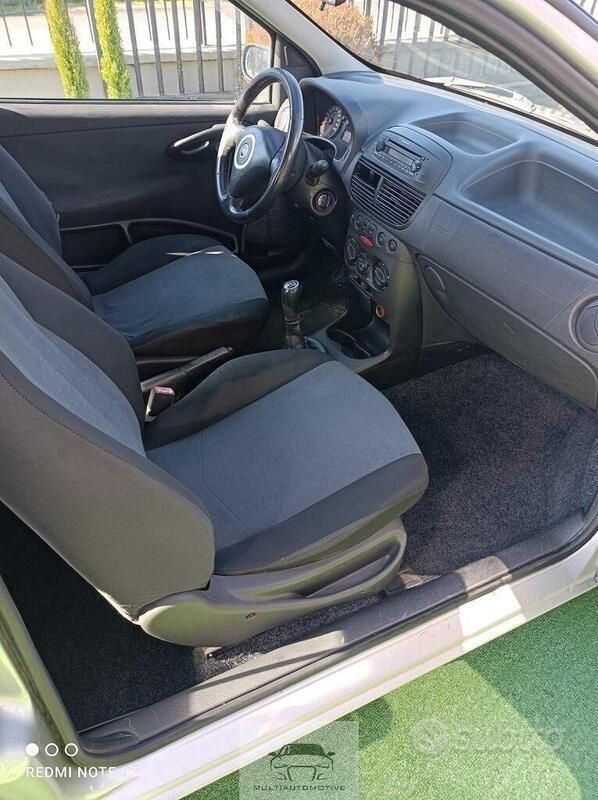 Usata Fiat Punto 69 CV (50 kW) 2005 Grigio Utilitaria