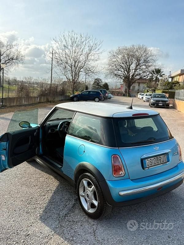 Usata Mini One D 75 CV (55 kW) 2004 Blu Utilitaria