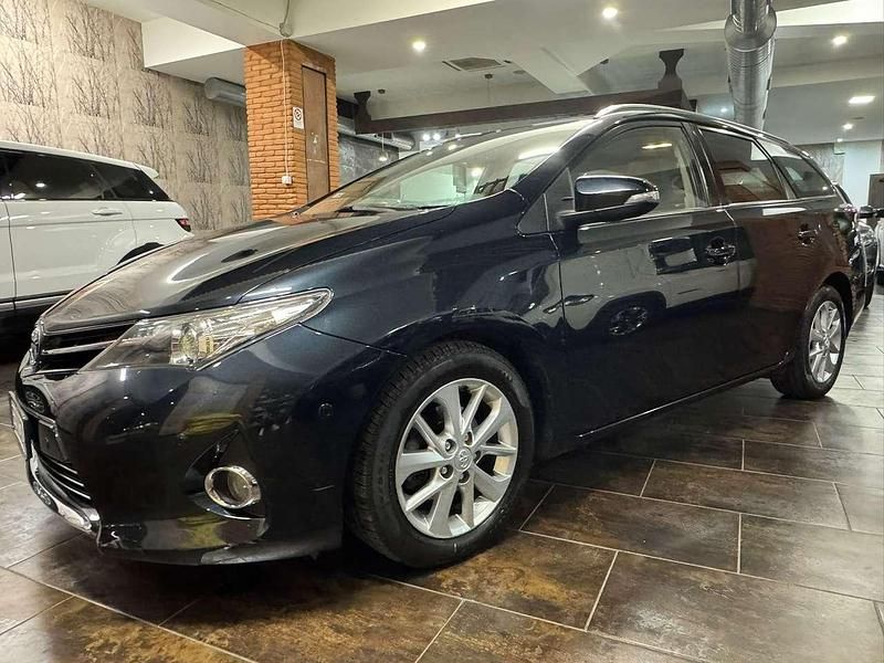 Blu/azzurro Usata 2013 Toyota Auris Lounge Station wagon | 7490 € (Buon prezzo) - Immagine 1/4