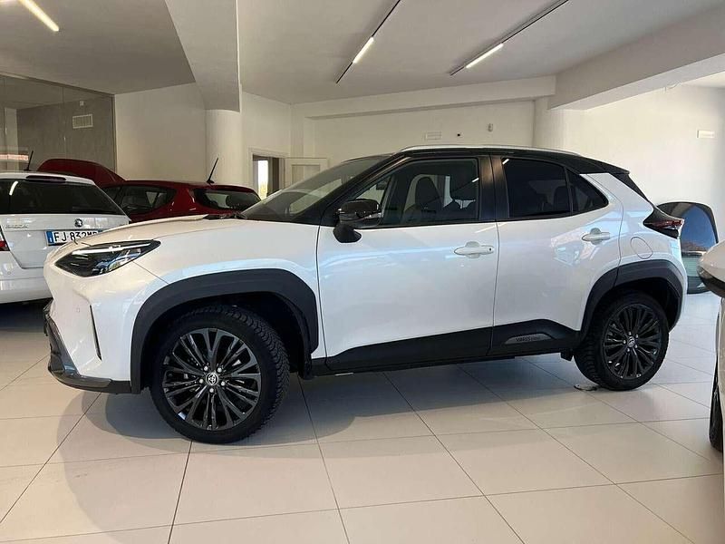 Usata Toyota Yaris Hybrid 92 CV (67 kW) 2022 Bianco Station wagon