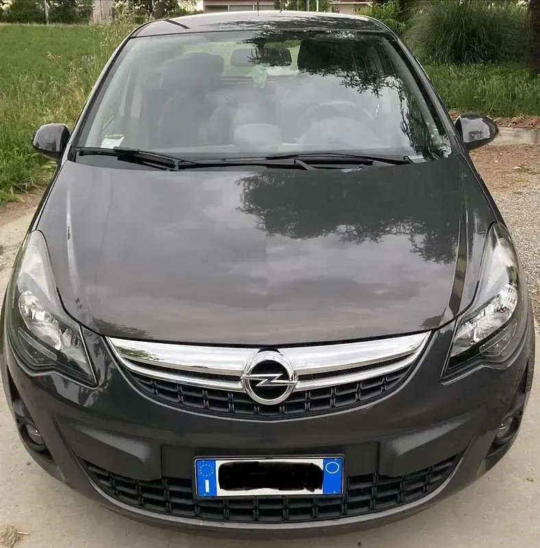 Usata Opel Corsa Selection 90 CV (66 kW) 2014 Utilitaria