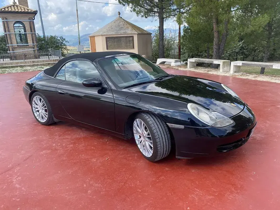 Usata Porsche 996 299 CV (219 kW) 1998 Nero Cabrio