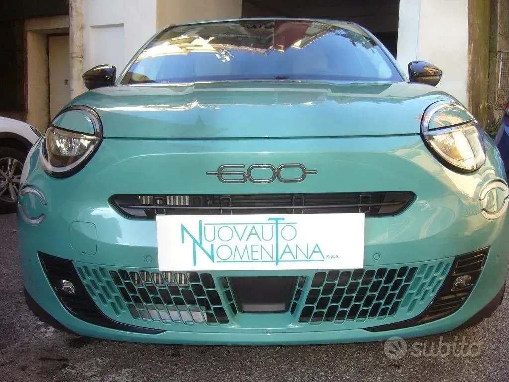 Usata Fiat 600 La Prima 101 CV (74 kW) 2025 Blu SUV
