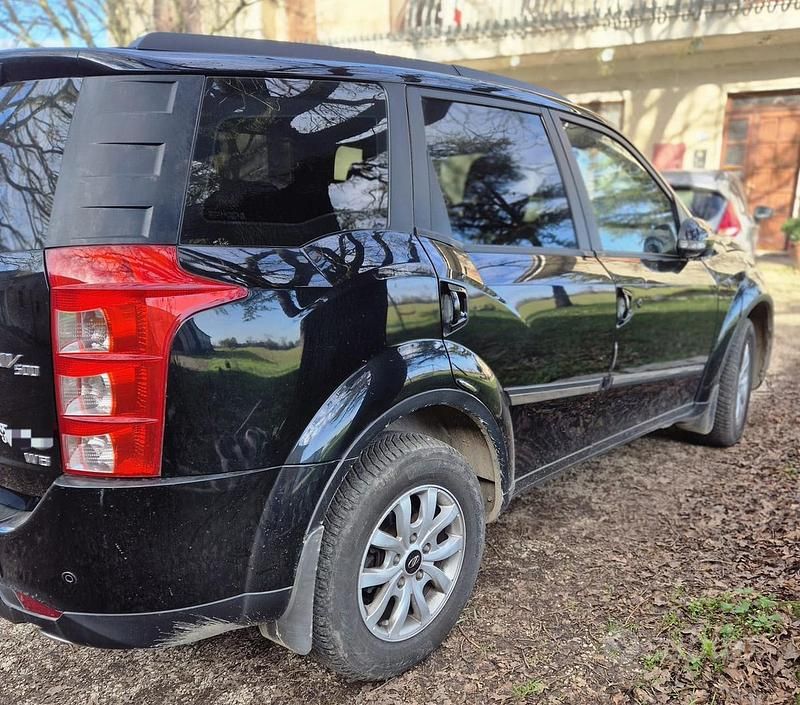 Usata Mahindra XUV500 2017 Nero SUV