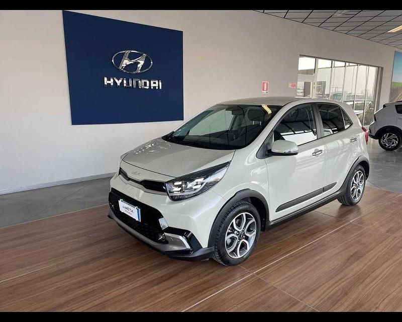 Usata Kia Picanto X-Line 67 CV (49 kW) 2022 Beige Utilitaria