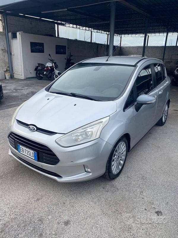Usata Ford B-MAX 95 CV (69 kW) 2012 Grigio Monovolume
