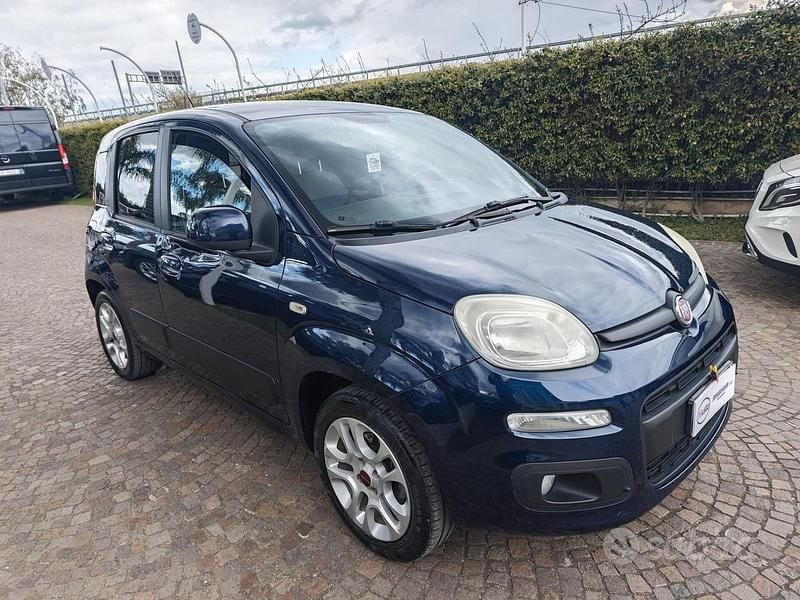 Usata Fiat Panda Lounge 86 CV (63 kW) 2013 Blu/azzurro Utilitaria