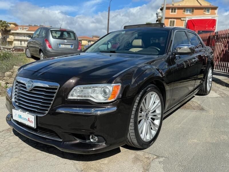 Usata Lancia Thema 239 CV (175 kW) 2012 Marrone Berlina