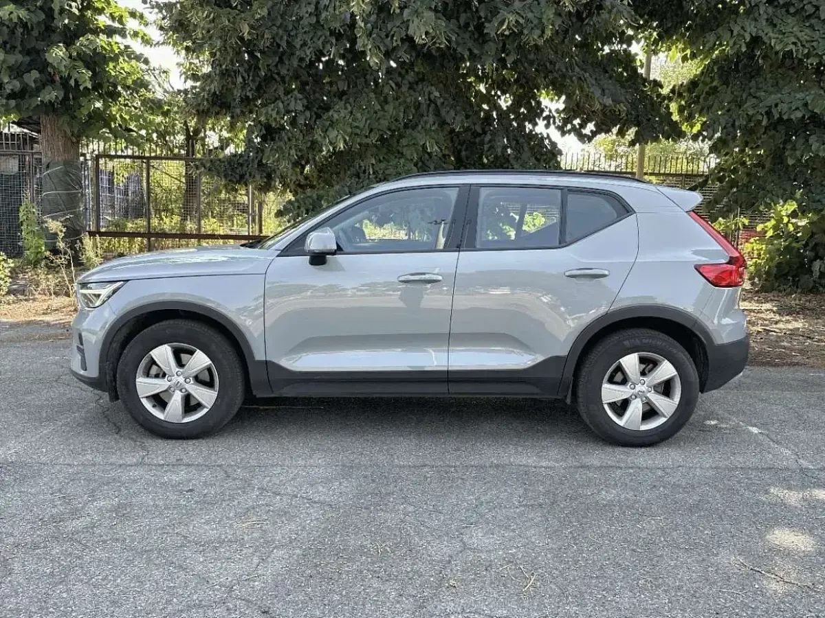 Usata Volvo XC40 163 CV (119 kW) 2024 Grigio SUV