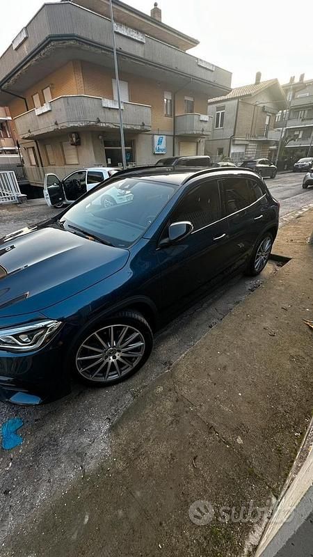 Usata Mercedes GLA200 Premium 150 CV (110 kW) 2023 Blu SUV