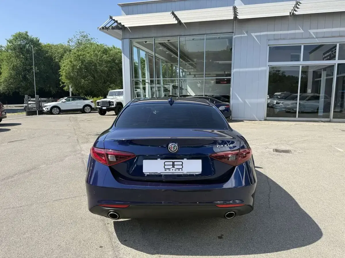 Usata Alfa Romeo Giulia Super 179 CV (131 kW) 2016 Blu/azzurro Berlina