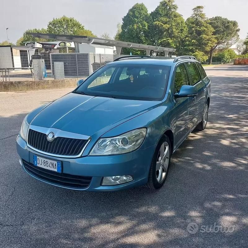 Usata Skoda Octavia 140 CV (102 kW) 2009 Blu Station wagon