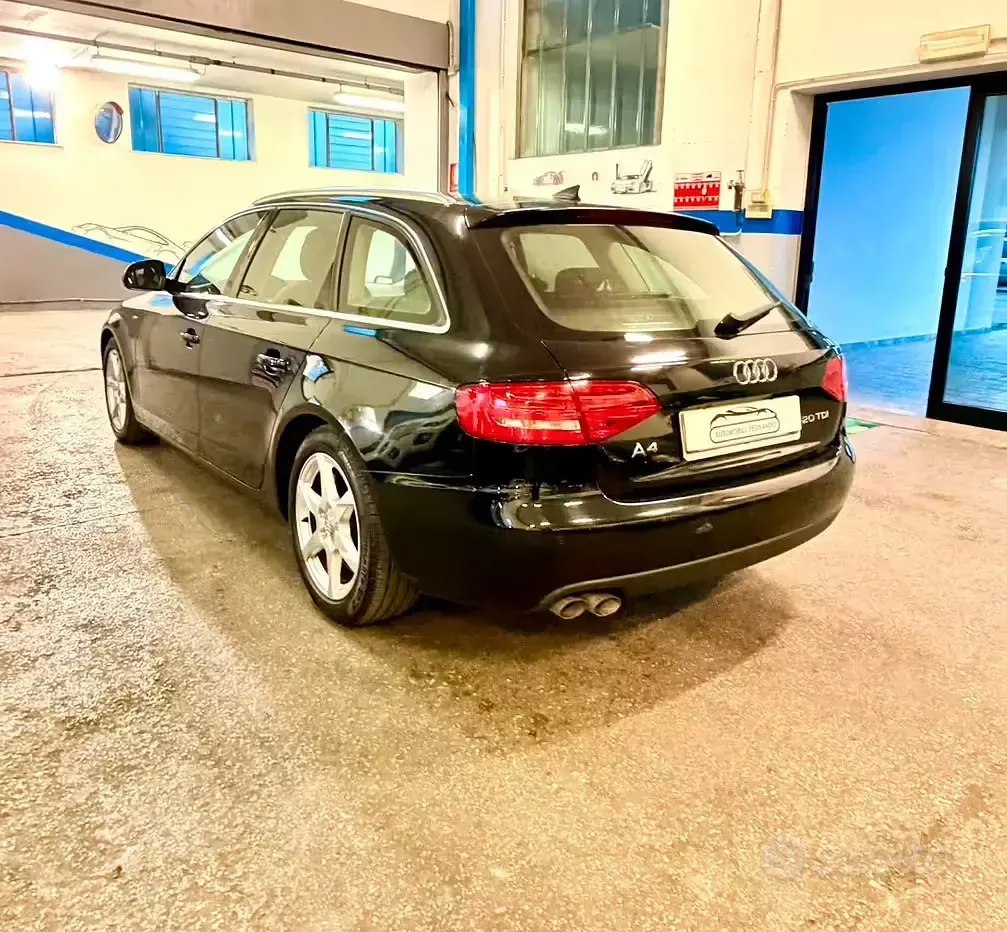Usata Audi A4 140 CV (102 kW) 2009 Nero Station wagon