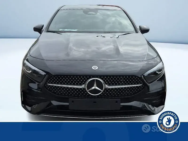 Usata Mercedes A180 Advanced Plus 116 CV (85 kW) 2025 Nero metallizzato Berlina