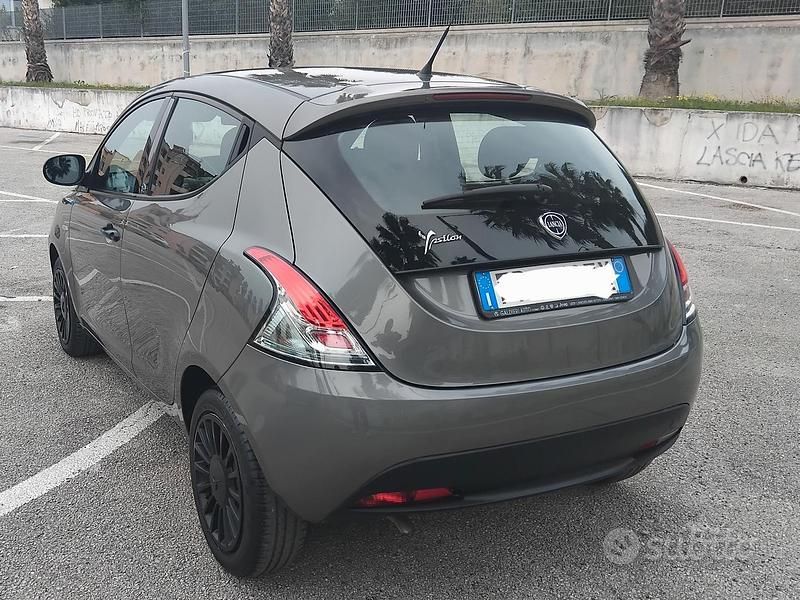 Usata Lancia Ypsilon S 95 CV (69 kW) 2018 Grigio Utilitaria