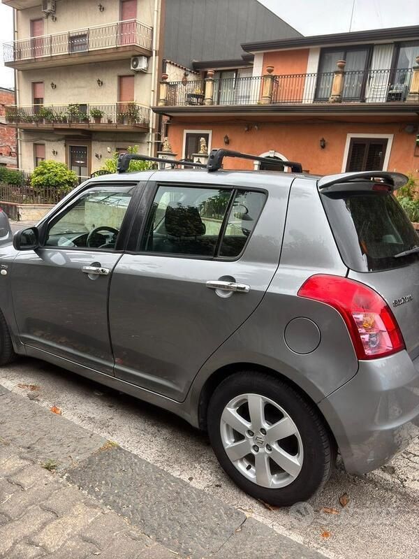 Usata 2008 Suzuki Swift Due volumi | 3200 € (Buon prezzo) - Immagine 1/4