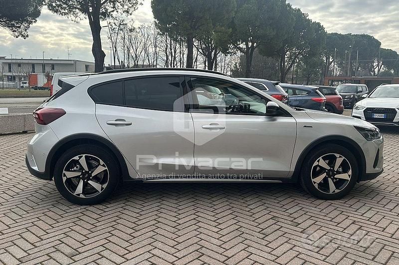 Usata Ford Focus Active X 125 CV (91 kW) 2022 Grigio Utilitaria