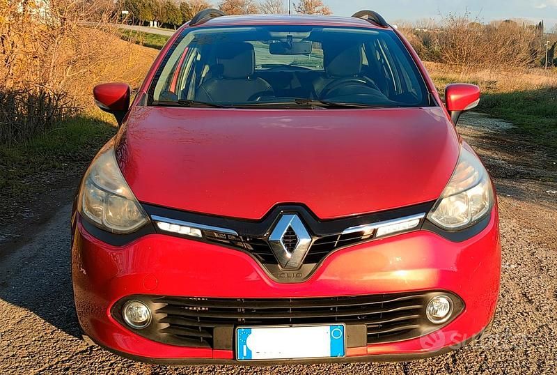 Usata Renault Clio GrandTour 90 CV (66 kW) 2016 Rosso Station wagon
