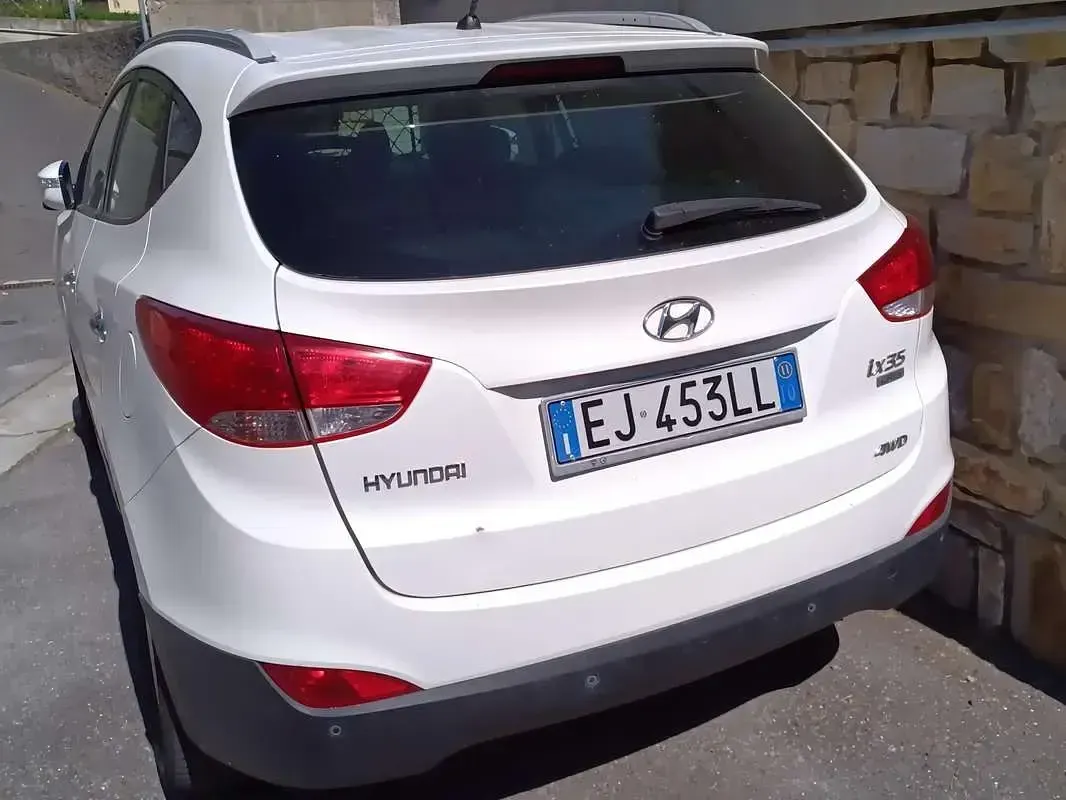 Usata Hyundai ix35 Comfort 136 CV (100 kW) 2011 Bianco SUV