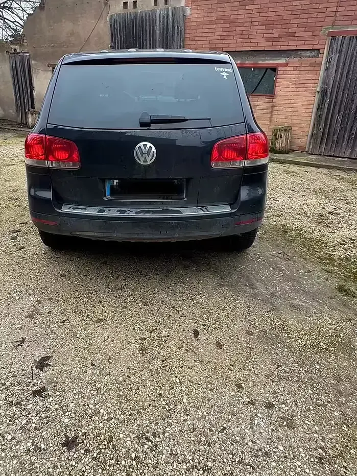 Usata VW Touareg 174 CV (127 kW) 2007 Nero SUV