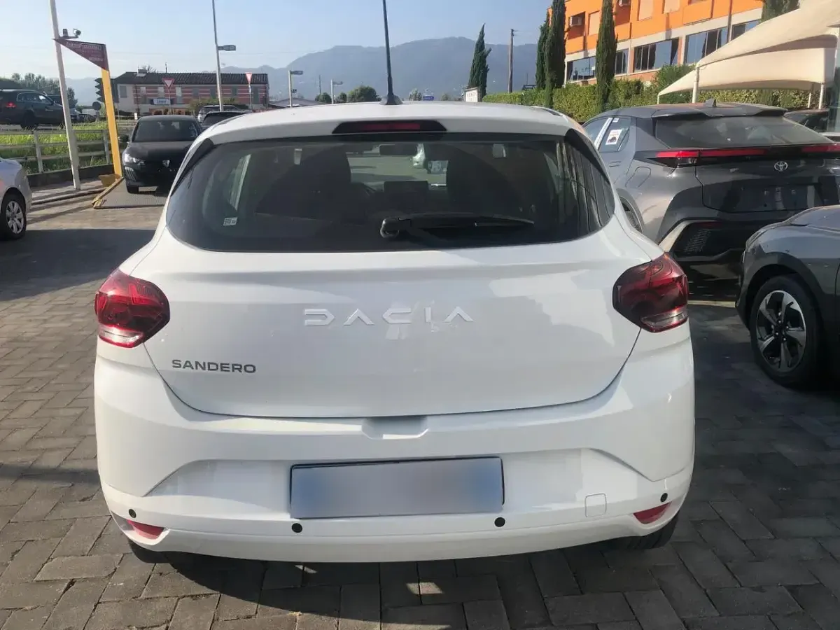 Usata Dacia Sandero Essentiel 66 CV (48 kW) 2025 Bianco Berlina
