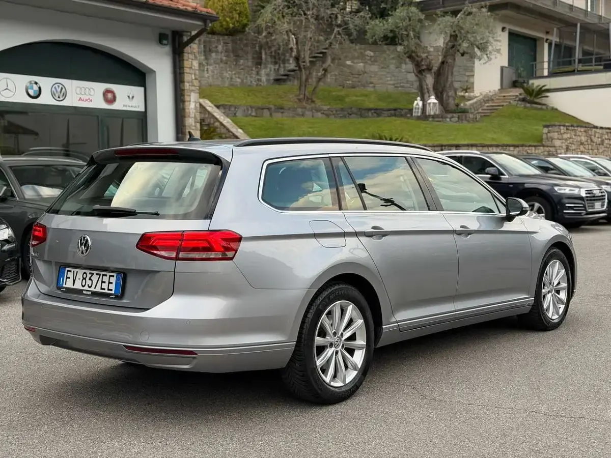 Usata VW Passat Business 150 CV (110 kW) 2019 Argento Station wagon