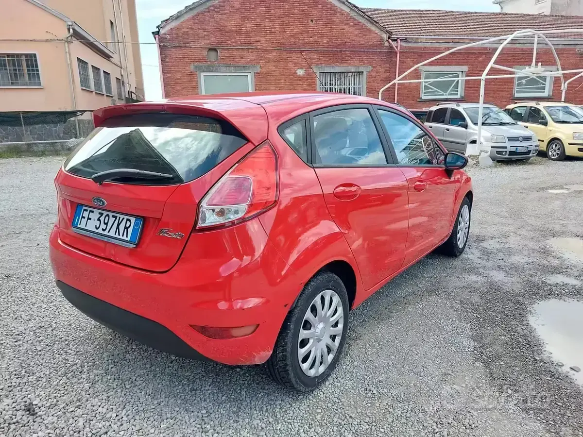 Usata Ford Fiesta 95 CV (69 kW) 2016 Rosso Utilitaria