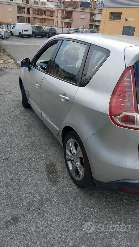 Usata Renault Scénic III 2012 Grigio Monovolume