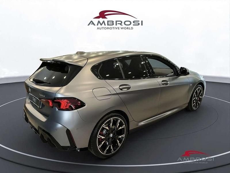 Nuova BMW 120 M Sport 163 CV (119 kW) 2025 Frozen pure grey metallizzato Utilitaria