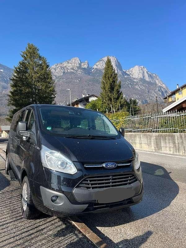 Begagnad Ford Transit Custom Titanium 155 HK (114 kW) 2015 Svart Van