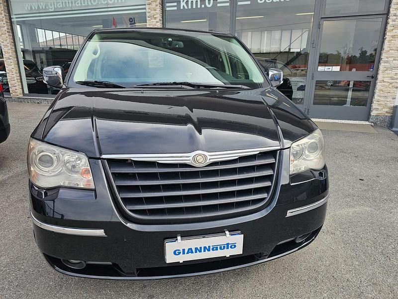 Usata Chrysler Voyager Limited 174 CV (127 kW) 2008 Nero Monovolume