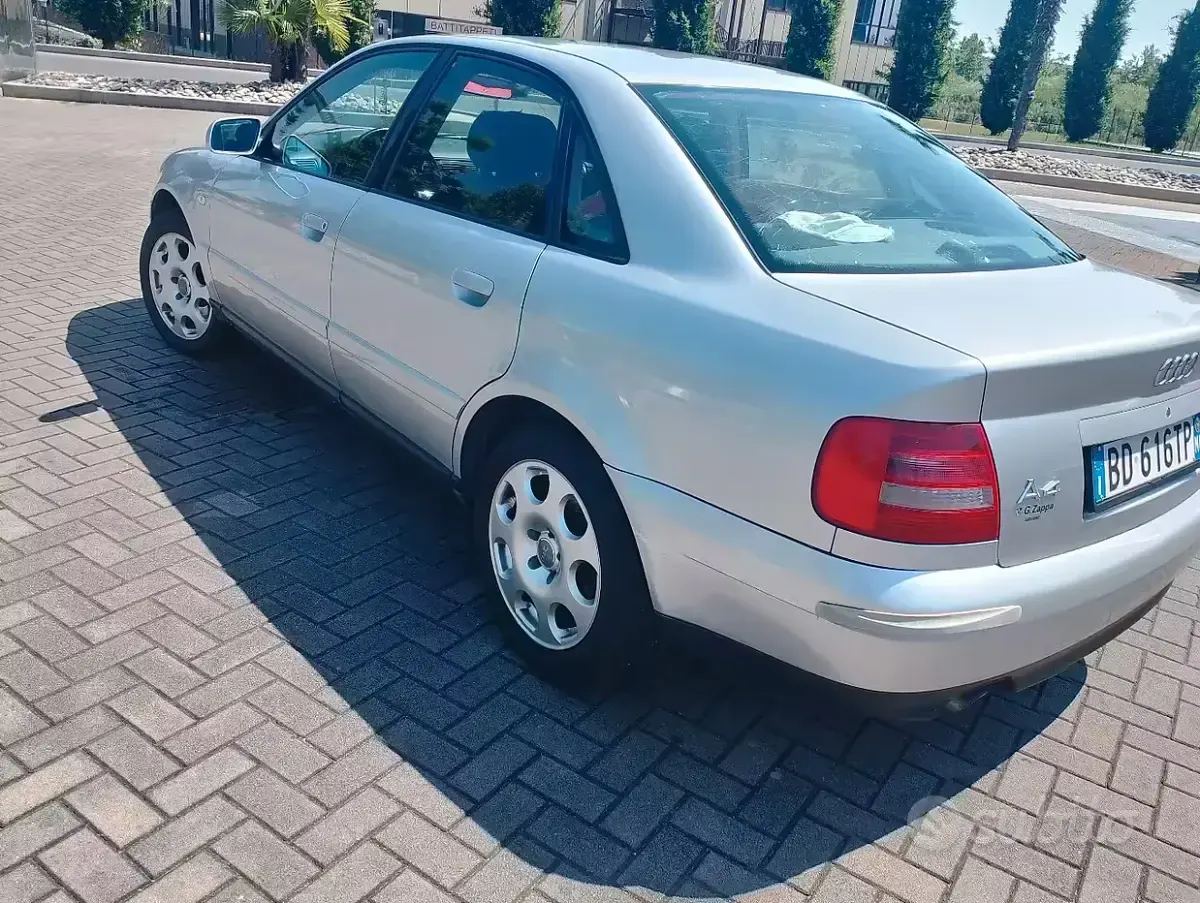 Usata Audi A4 125 CV (91 kW) 1999 Berlina