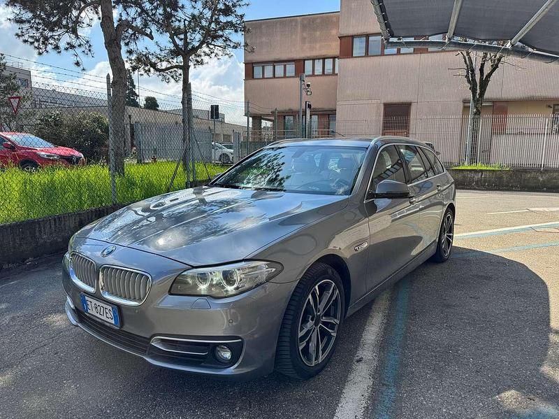 Usata BMW 520 Efficient Dynamics 184 CV (135 kW) 2013 Grigio Station wagon